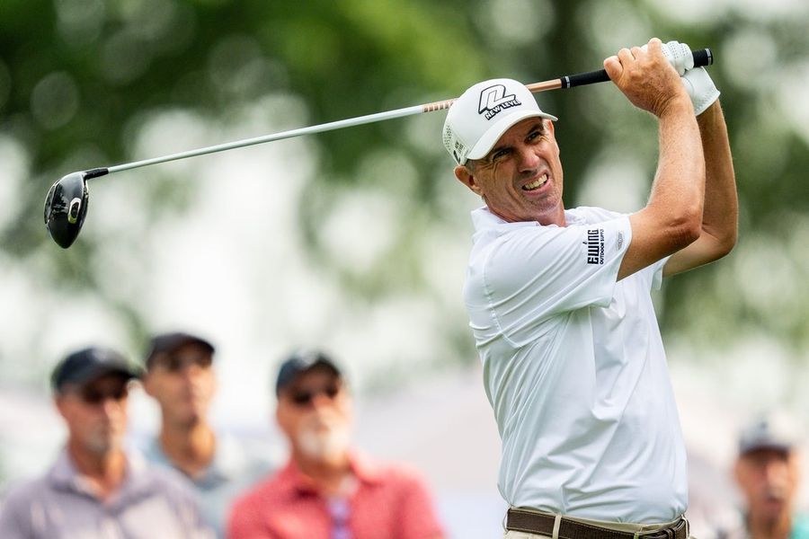 Steven Alker takes 1-stroke lead at Boeing Classic