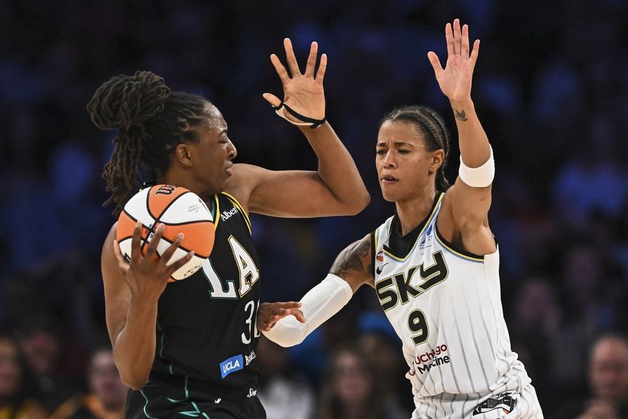 A grande atuação de Nneka Ogwumike impulsiona o Sparks over Sky.