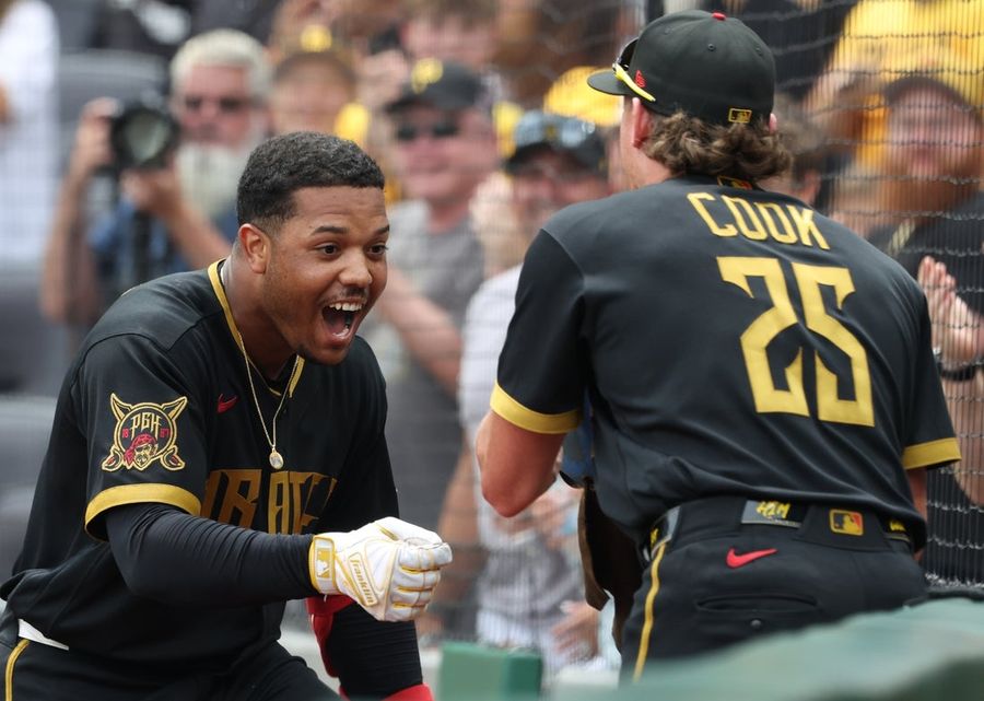 Os seis RBIs de Esmerlyn Valdez levam os Pirates à vitória sobre os Brewers.