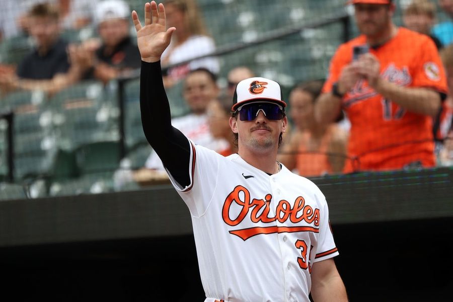El receptor estrella de los Orioles, Adley Rutschman (muñeca), fue colocado en la lista de lesionados.