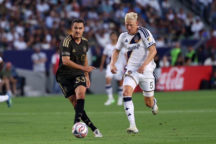 LAFC handily beat Galaxy in El Trafico matchup