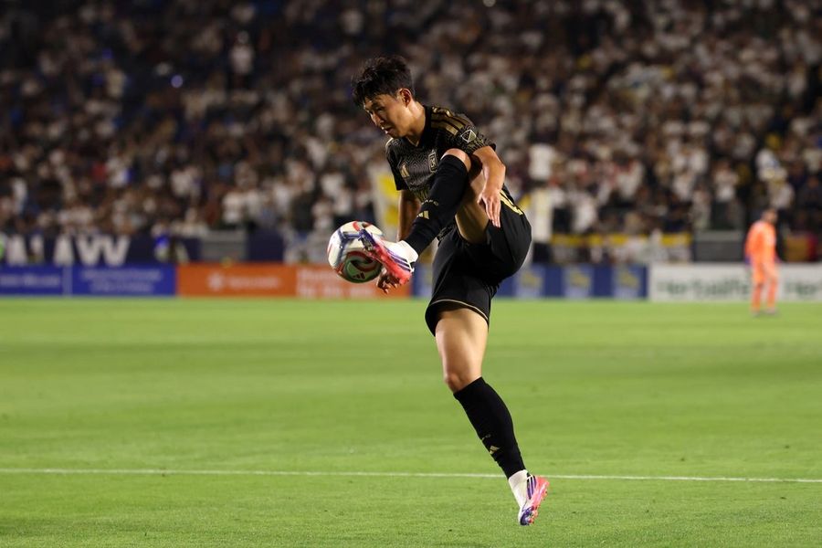 Son Heung-Min, do LAFC, mostra faro de gol na visita do Sporting KC.