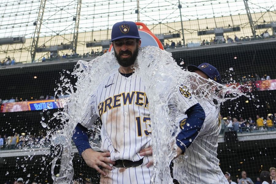 Brewers hold off late charge to hand Marlins 5th straight loss