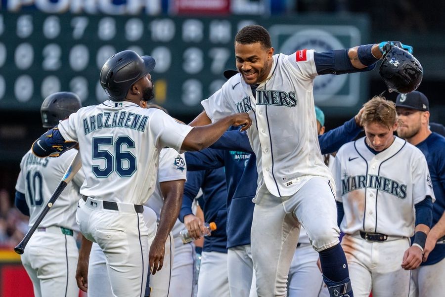 Julio Rodriguez delivers walk-off in return as Mariners beat Giants