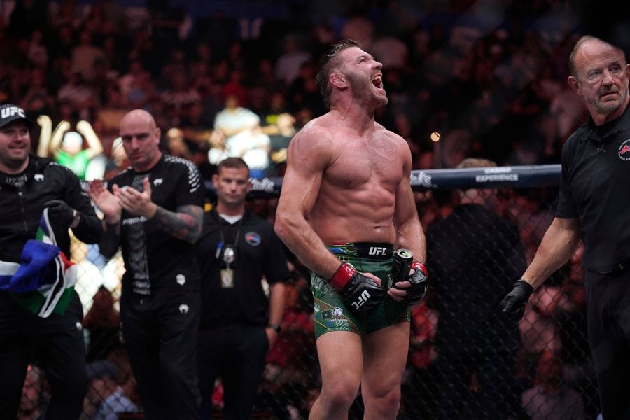 Dricus du Plessis returns with dominant decision defeat of Kamaru Usman