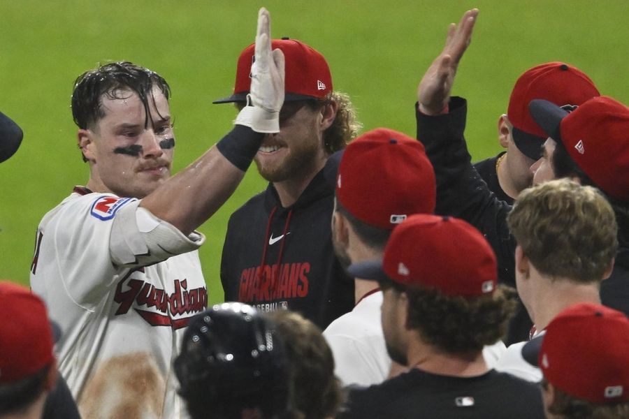 After fighting to the end, Guardians, Pirates to battle again Sunday