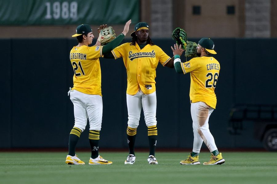 MLB roundup: A's snap 10-game skid with 15-1 rout of Nationals