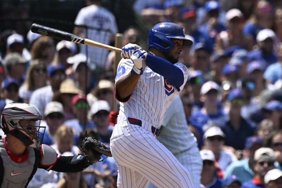 Cubs rack up 10 runs in first four innings to smother Twins