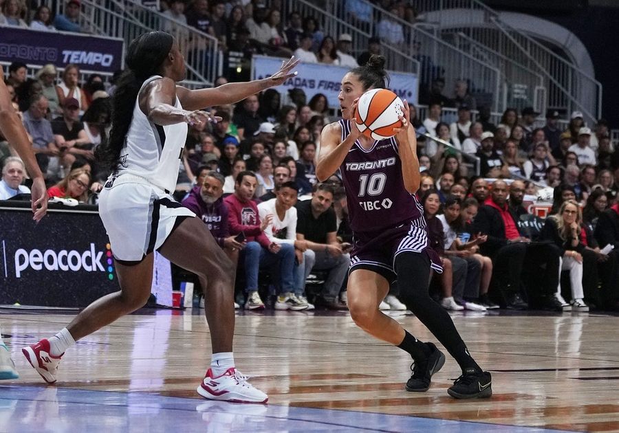 A'ja Wilson y Jackie Young guían a las Aces a una aplastante victoria sobre Tempo.