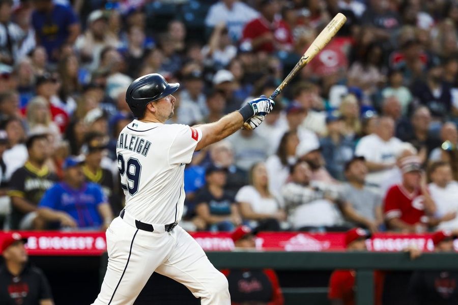 Cal Raleigh's grand slam more than enough for Mariners vs. Reds