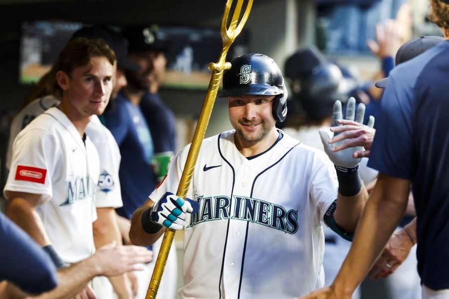 After Cal Raleigh's heroics, Mariners vie for series win vs. Reds