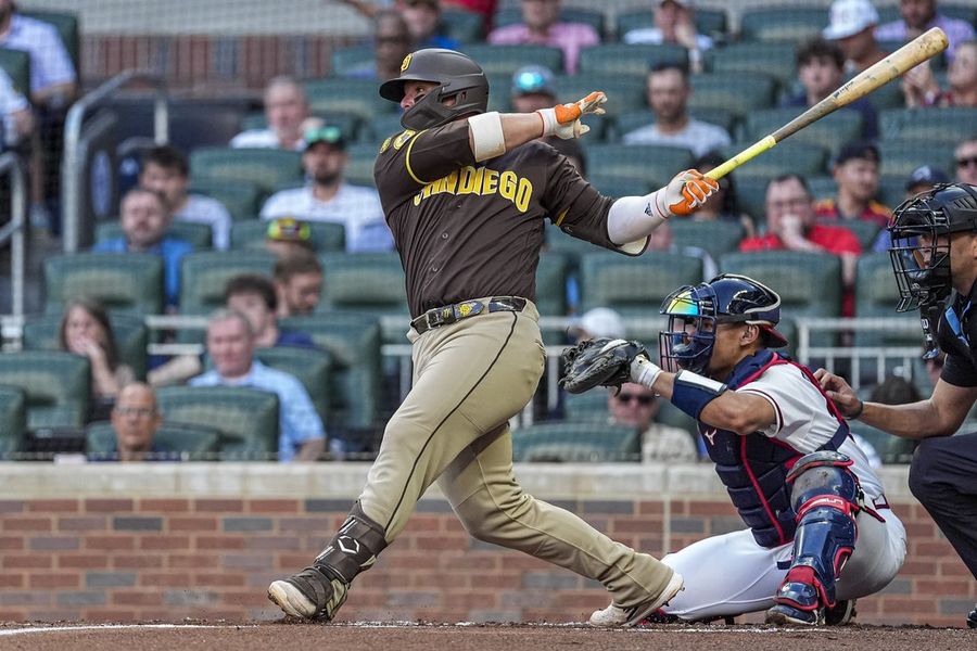 Manny Machado blasts two HR's as Padres best Braves 