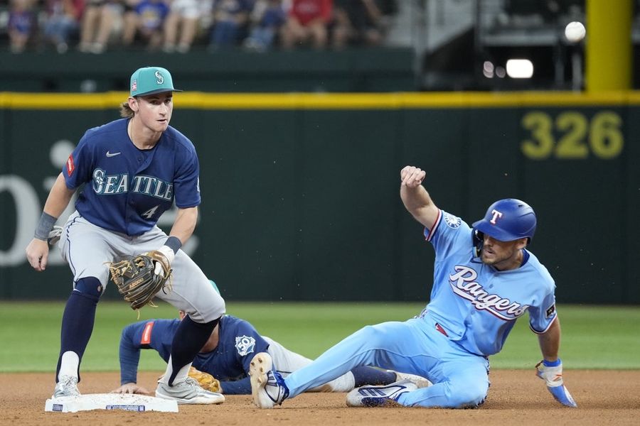 Dominic Canzone, Randy Arozarena spark Mariners in win over Rangers