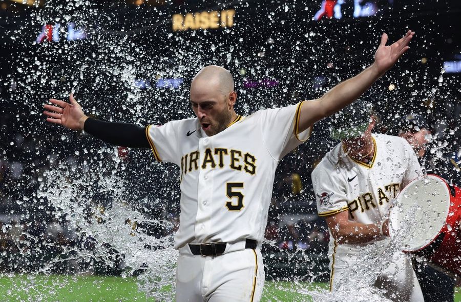 Brandon Lowe's heroics help Pirates down Diamondbacks in 10