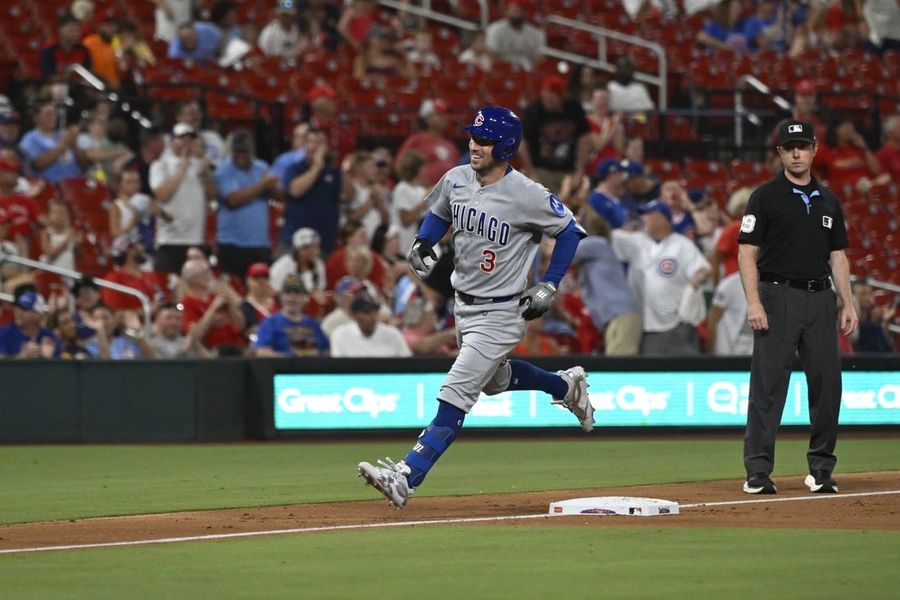 Cubs ring up 14 hits in series-opening win over Cardinals