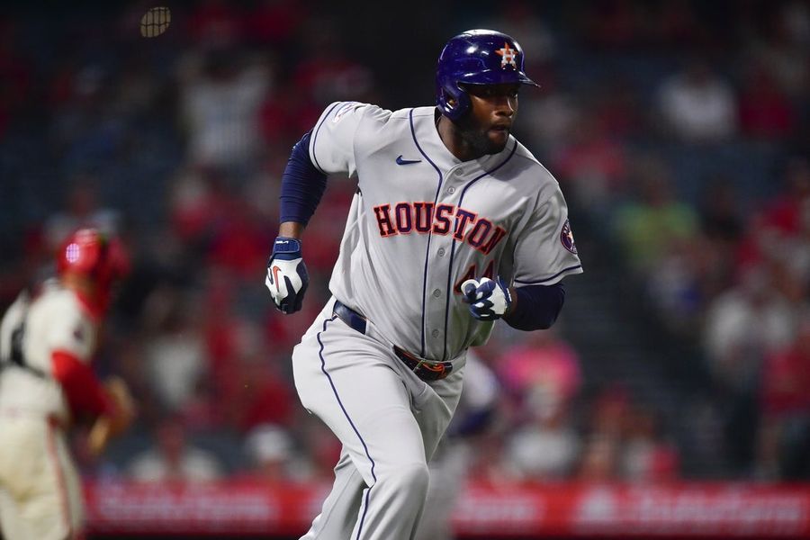 Yordan Alvarez powers Astros past struggling Angels