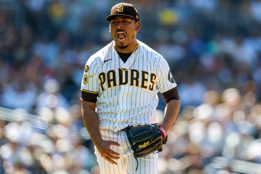 Streaking Padres making right moves while Giants expect roster changes