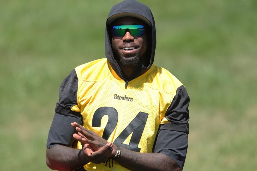El cornerback de los Steelers, Joey Porter Jr., insinúa que podría quedarse en el banquillo si no se le renueva el contrato.