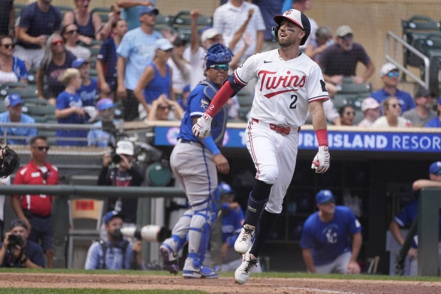 Resumo da MLB: Kody Clemens, dos Twins, vence os Royals com um home run decisivo.