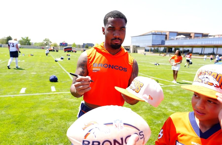 Broncos coach: WR Jaylen Waddle (leg) out 4-5 days