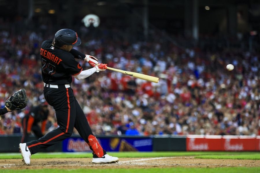 Sal Stewart (4 RBIs), Reds reagem no final para derrotar os Pirates