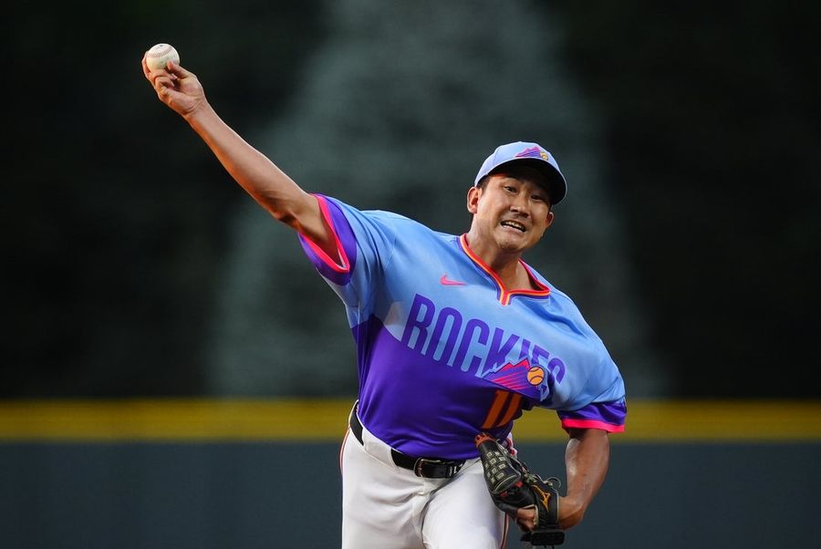 Tomoyuki Sugano sufoca Royals enquanto Rockies interrompe derrapagem de quatro jogos