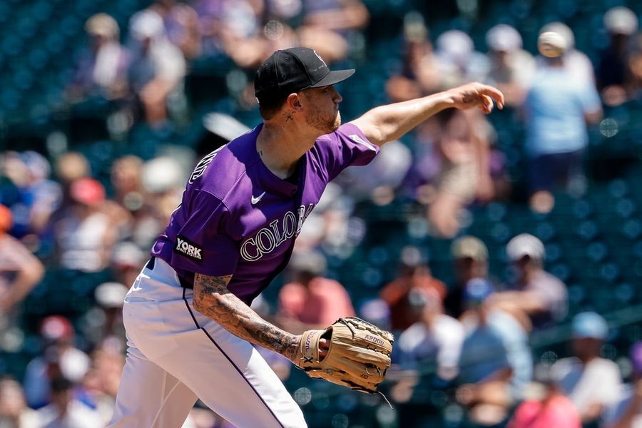 Kyle Freeland lança o jogo completo e os Rockies conquistam uma rara vitória por 3 a 0 contra os Royals.