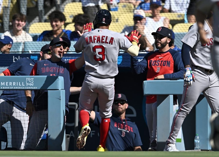 Os Red Sox continuam em ótima fase, com 4 home runs, e varrem os Dodgers da série.