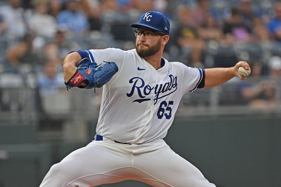 Royals strive for rare road series victory in matchup against Angels   