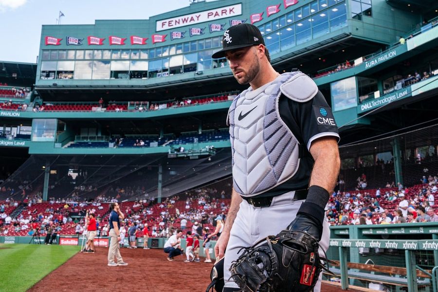 O receptor do White Sox, Joey Bart, sofreu uma fratura na mão após ser atingido por uma bola.