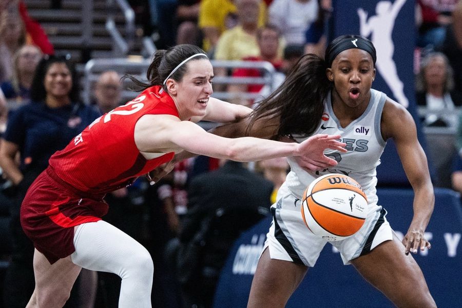 Fans booted from courtside seats at Aces-Fever game