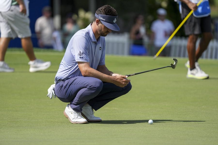 Beau Hossler leads Wyndham by 1 as playoff picture starts to clear