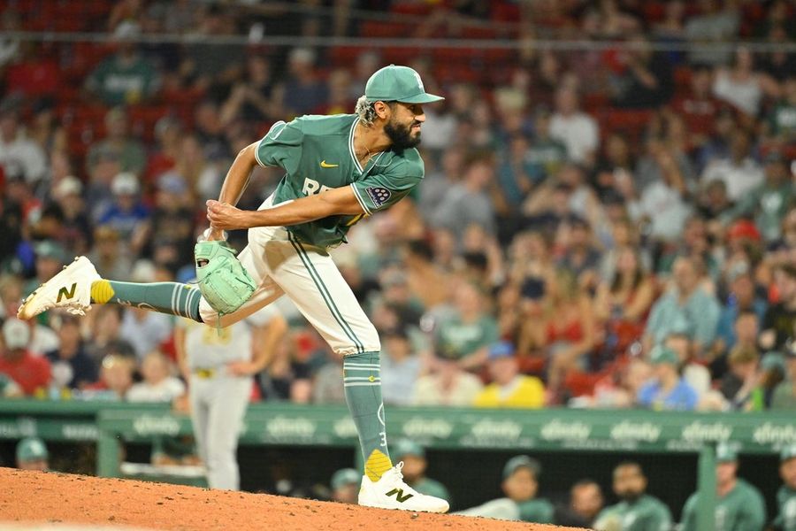 After rare loss, Red Sox add RHP Seth Martinez to bullpen