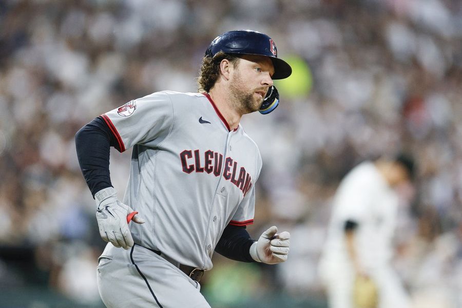 Guardians place 1B Rhys Hoskins (back) on 10-day injured list