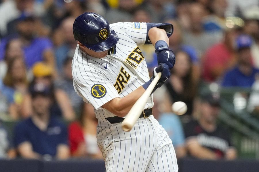 Andrew Vaughn delivers clutch hit to lift Brewers past Twins