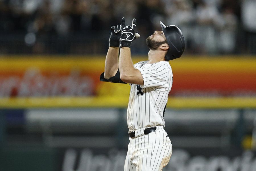 White Sox end losing streak with home victory vs. Guardians