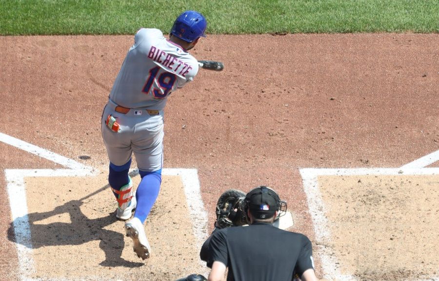 Blazing bats of Bo Bichette, Luis Robert Jr. lead Mets rout of Pirates 