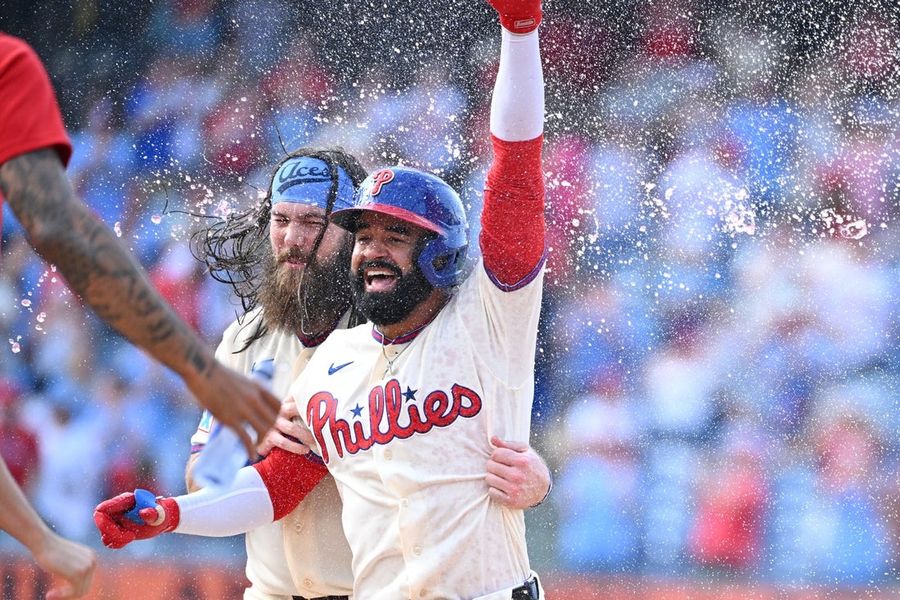 MLB roundup: Phillies walk off Blue Jays in 12 to avoid sweep