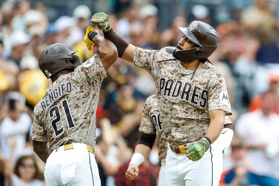 Padres go yard 4 times to win rubber match vs. Astros