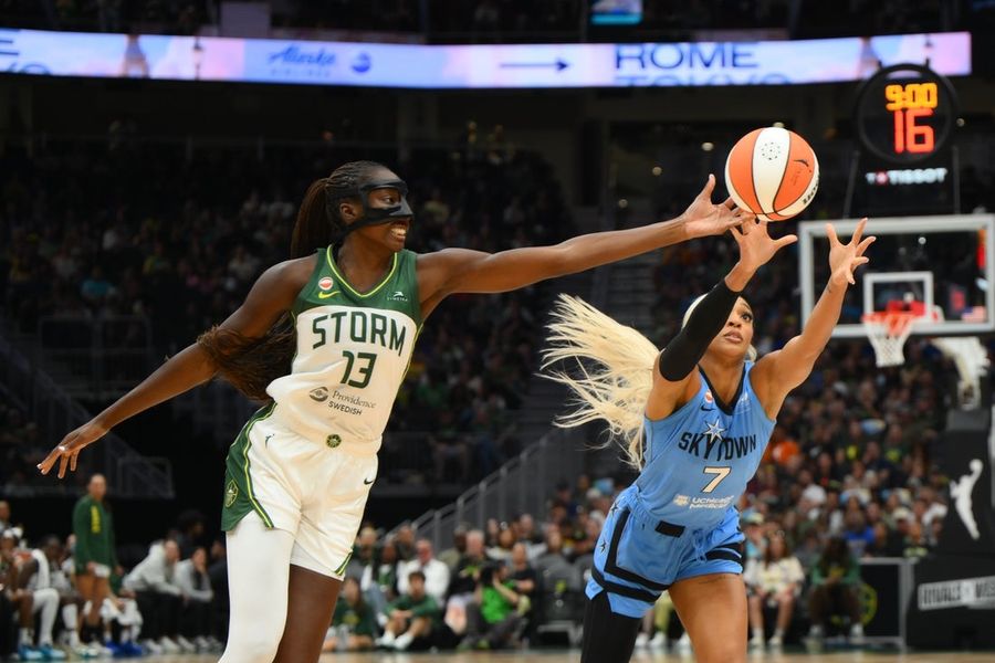 Storm rompe una racha de 11 derrotas consecutivas y se distancia en el marcador al final contra Sky.