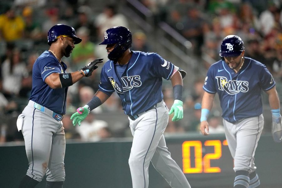Rays score 8 runs in 8th, stun A's in 7th straight win