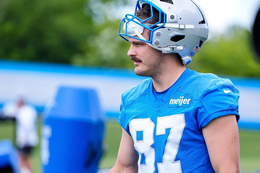 Lions TE Sam LaPorta nursing hip injury, Week 1 status uncertain