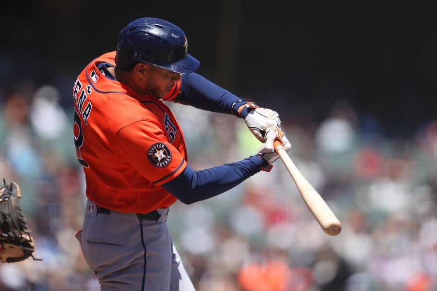 Astros chip away late, take series over Giants