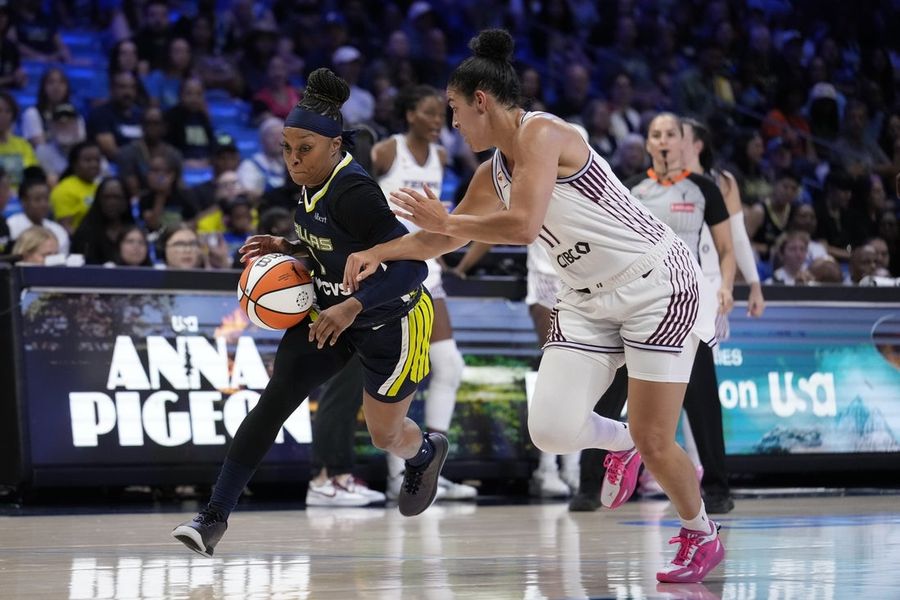 Paige Bueckers’ big second half leads Wings over Tempo