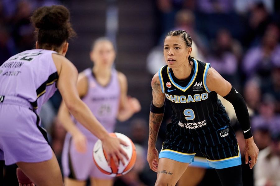 Reserve Tiffany Hayes leads Valkyries to streak-extending win over Sky