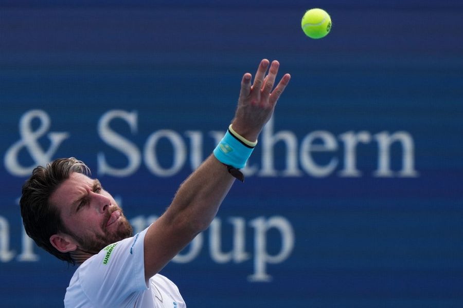 Cameron Norrie avanza al temible combate contra Zverev en el lluvioso Cincinnati.