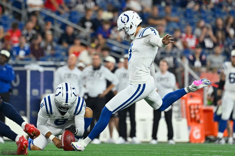 Reports: Colts' ST coordinator suffers torn knee ligaments in collision