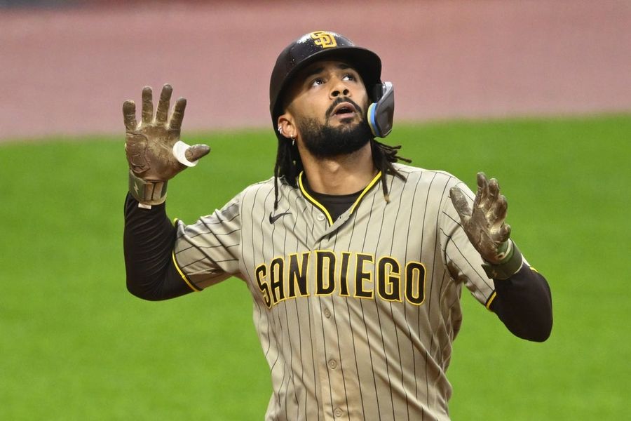 Padres visit struggling Guardians in bid for seventh straight win  