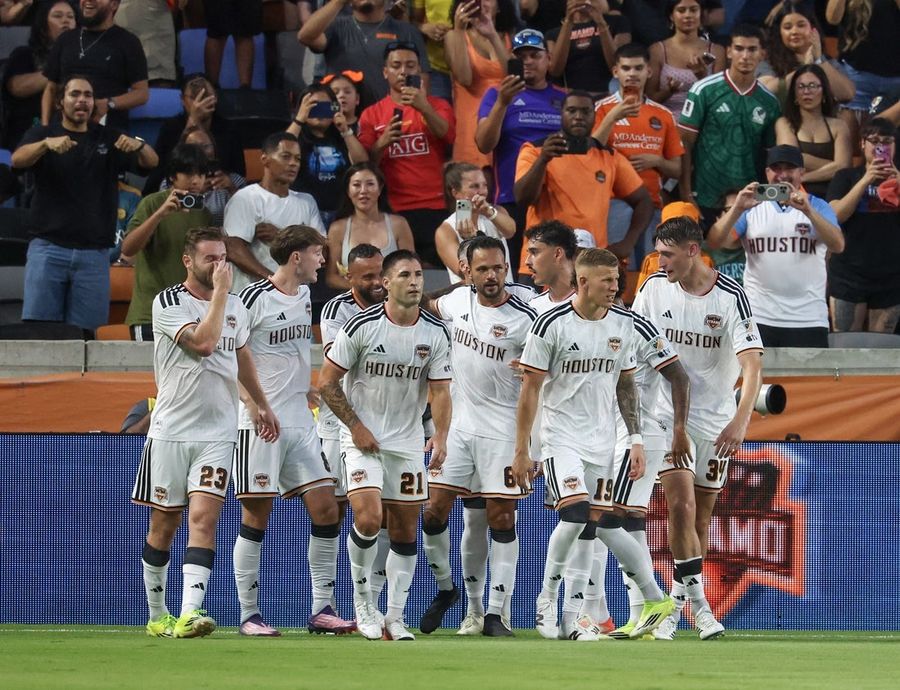 Guilherme runs goal-scoring streak to 4 games as Dynamo blank Galaxy