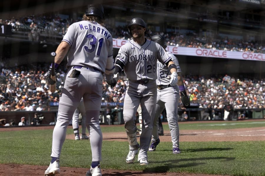Rockies score 7 unanswered runs to rally past Giants